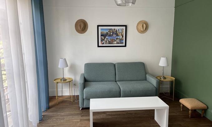 Auxerre Apartamento | Le Temple-Apartamento-Apartamento-Baño en la habitacion-Vista a la Ciudad