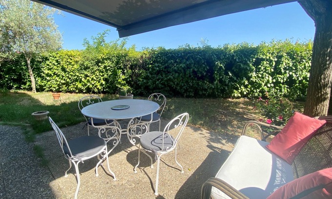 Vaison-la-Romaine Apartamento | Le Théos - Ground floor apartment with garden in Vaison-La-Romaine