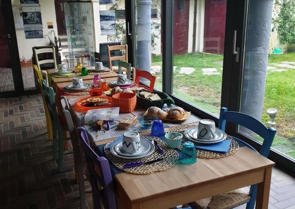 Gavirate Cama Y Desayuno | Le Tre Arti