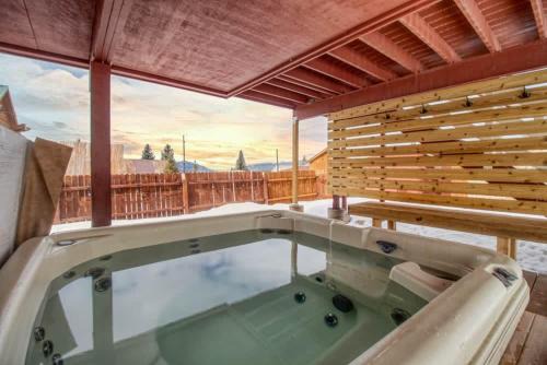 Leadville North Casa | Leadville Dairy Flat - 2 Bed with Office and HOT TUB