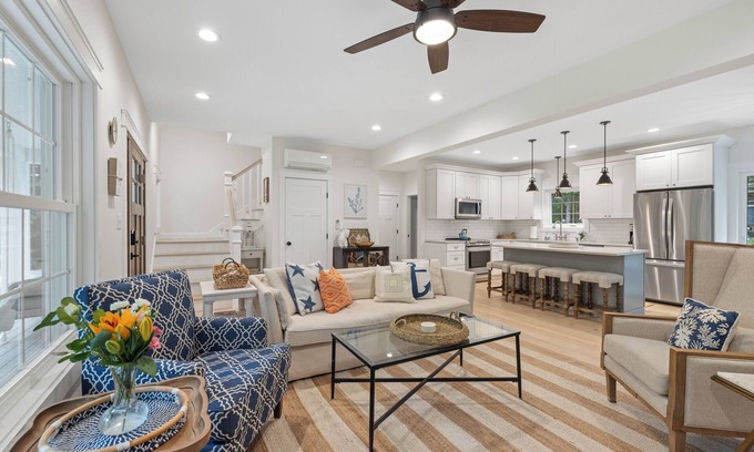 Kennebunk Casa | Leah Lane - Bright & Renovated Kennebunk Beach House