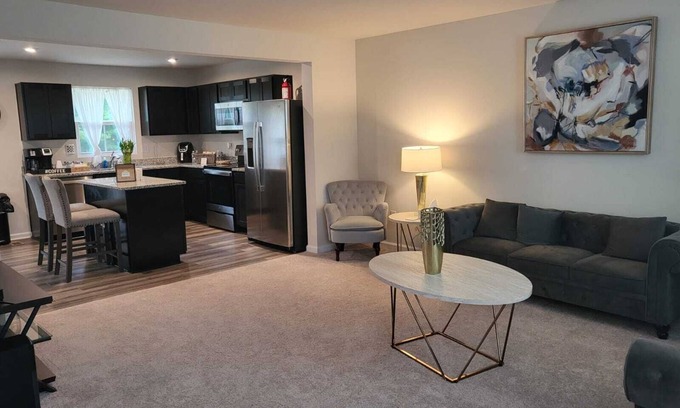 Milford Casa | Lee's Place Brand New 2BR Townhouse w/free parking