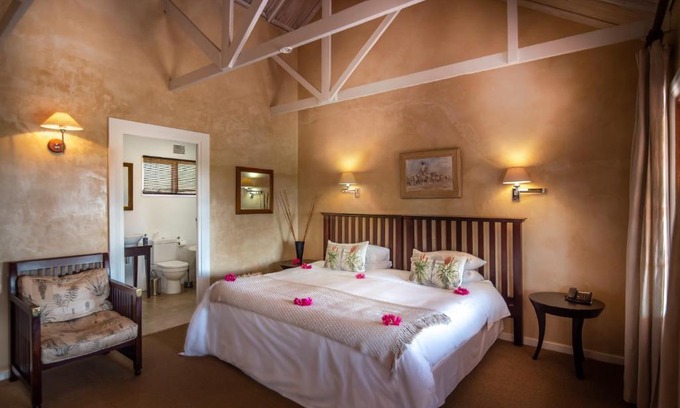 Paterson Cabina | Leeuwenbosch Shearers Lodge - Amakhala Game Reserve