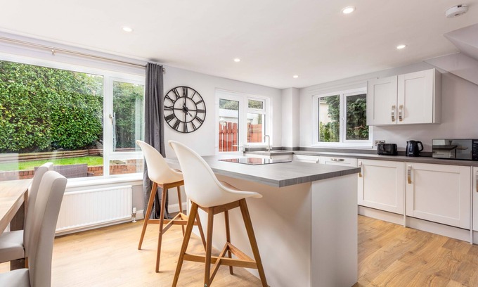 Ayr Casa | Leeward House - Donnini Apartments