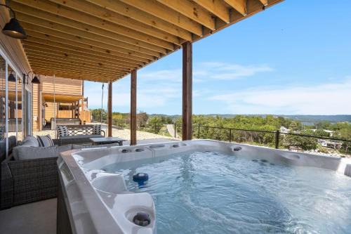 Kimberling City Casa | Legacy Lakeside Retreat