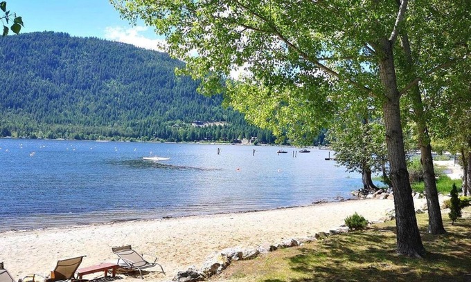 Sicamous Condominio | Legacy on Mara Lake/ Private Sandy Beach/Boatslip