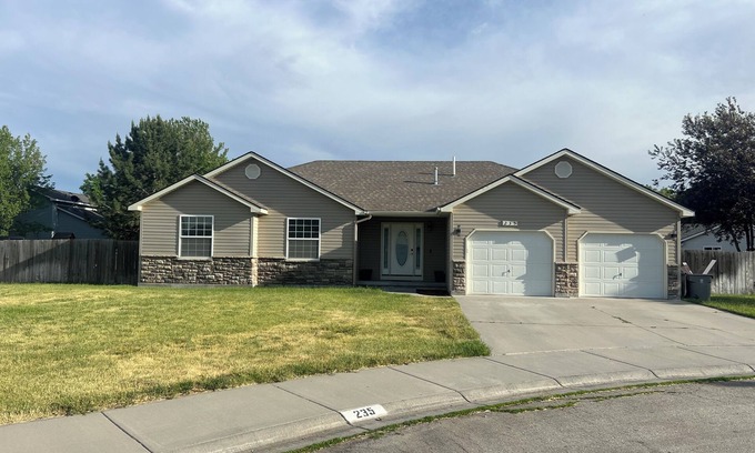 Mountain Home Casa | Legacy Park Retreat: Cozy 3BR Home in a Cul-De-Sac!