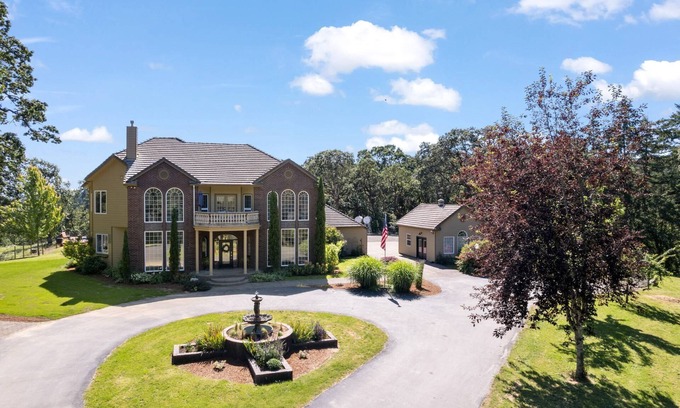 Polk County Casa | Legendary Escape w/ Countless Amenities, Pool, Hot Tub, Billiards, Ping Pong, & More on 82 Acres