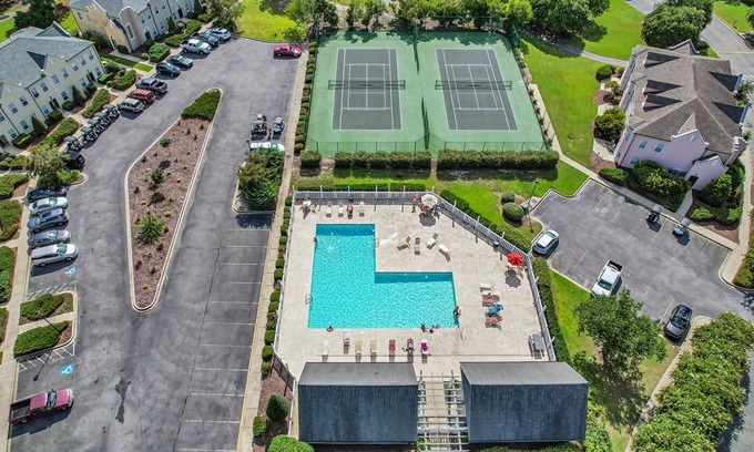 Red Hill Condominio | Legends Golf Condo Steps From Ailsa Pub | Pool