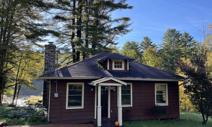 Blakeslee Cabina | The Lehigh Lodge - Presentado en la revista Philadelphia - ¡Reserve ahora para el verano!