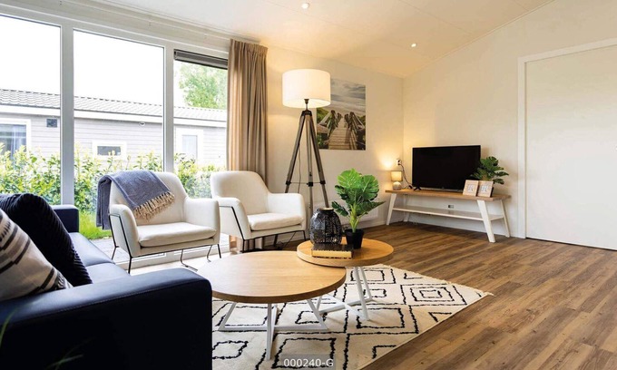 Cromvoirt Chalet De Esquí | ✓ Leijhoeve at Résidence de Leuvert ✓ Holiday home for 2 persons ✓ Located near Den Bosch (Noord-Brabant) ✓ Near De IJzeren Man ✓ Book directly through the park