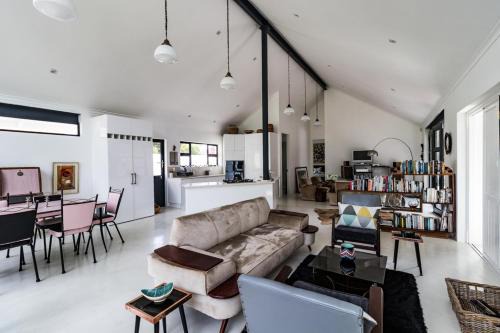 Knysna Casa | Leisure Isle 2 bedroom home with essential power.