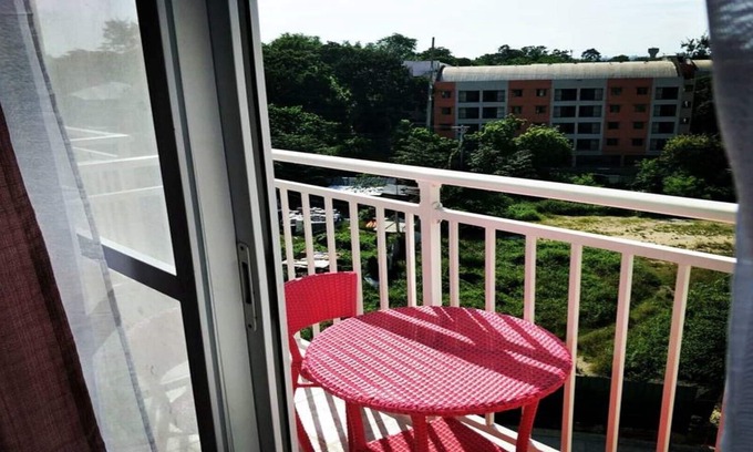 Mactan Export Processing Zone Condominio | Comfy Condo de Lelani cerca del aeropuerto con acceso a internet