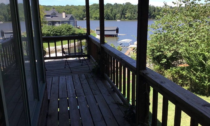 Unionville Cabaña | Lemon Lift, house on the shores of Lake Lemon near Bloomington and Nashville IN.