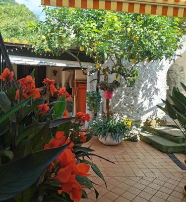 Feglino Casa | "Lemon Tree House" with garage for MTB