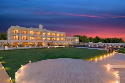Veraval Complejo | Lemon Tree Resort, Somnath