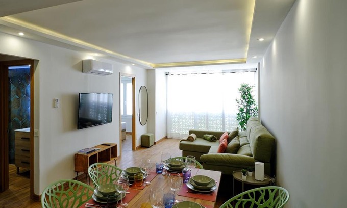 San Felipe Neri Apartamento | Leo Home- bright & centric 3 bedrooms apartment with private parking inside