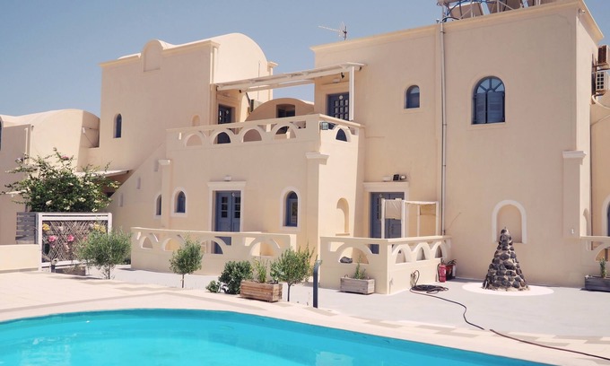 Emporio Hotel | Leon Lux Apartment, quadruple room with private bathroom.