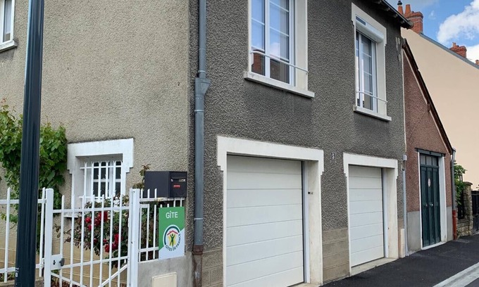 Chateauroux Casa | Casa de Léonie - 2 habitaciones - patio privado - wifi
