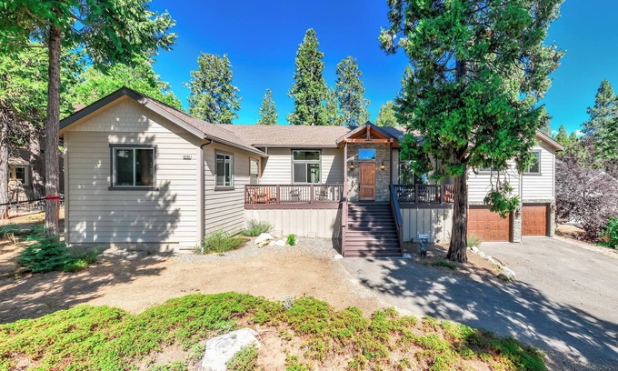 Shaver Lake Cabina | Leopard Lily Lodge ~ Luxe Stays: 2 Suites + AC