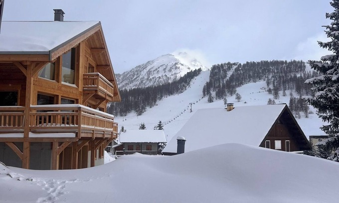Montgenevre Chalet De Esquí | Les 3 montagnards - luxury chalet - 200m from the slopes