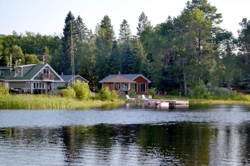 Chute-Saint-Philippe Chalet De Esquí | Les 4 chalets - Le 605