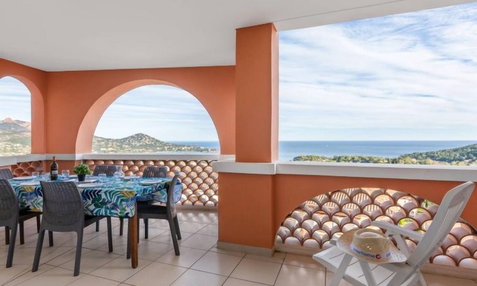 Le Dramont Apartamento | Les Bastides (I4143) by Interhome