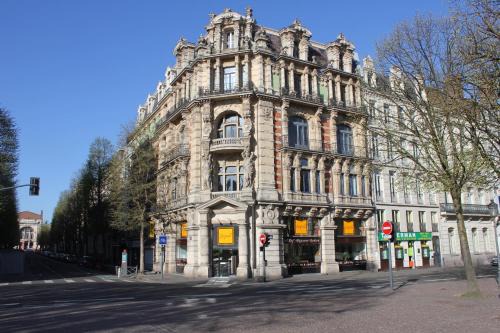 Historic Center Casa | Les Cariatides