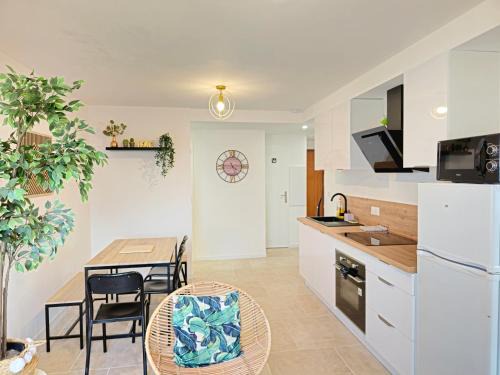 La Faourette Apartamento | Les chambres de Sandrine avec salle d'eau privée - Appartement partagé de 3 chambres