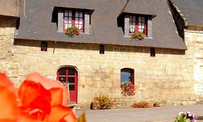 Baud Casa | Les CHAUMIERES de KERHOUIDEN Le PUITS 2