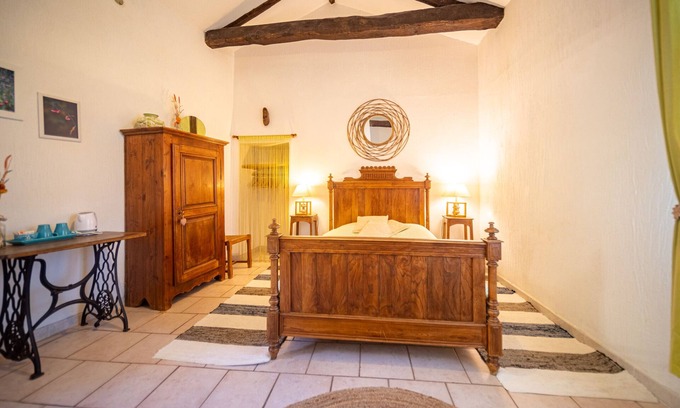 Saint-Julien-d'Arpaon Cama Y Desayuno | Cuádruple-Familiar-Baño con ducha-Vista al Jardín