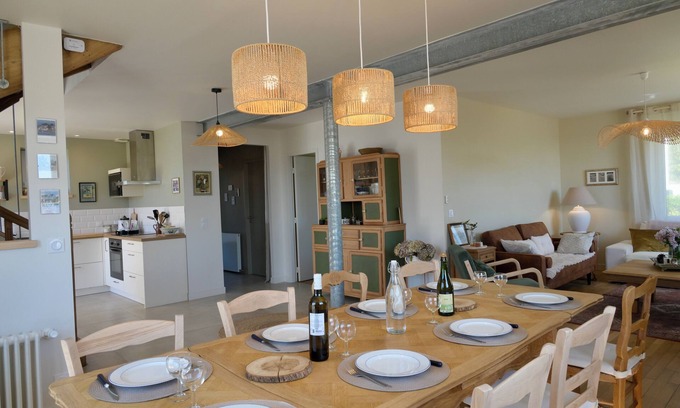 Berven Casa | LES GANIVELLES Family home Beach access on foot in 5' Sea view, enclosed garden