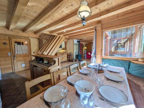 Les Gets Apartamento | Les Gets - Appartement de charme 3 chambres avec parking et WiFi - FR-1-623-360