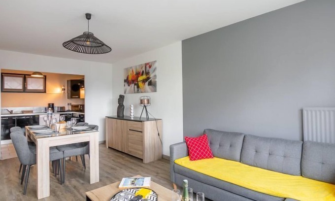 La Madeleine-Bellevue Apartamento | Les grands jardins by Interhome