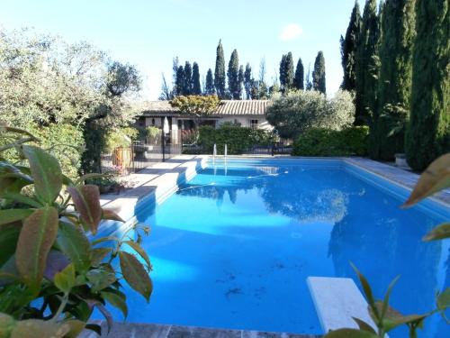 Cabannes Casa | Les grands pins