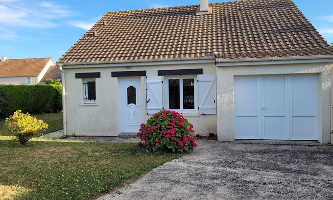 Ouistreham Casa | Les Marmots, Maison Individuelle Proche Plage et Commerce Avec Terrain au Calme