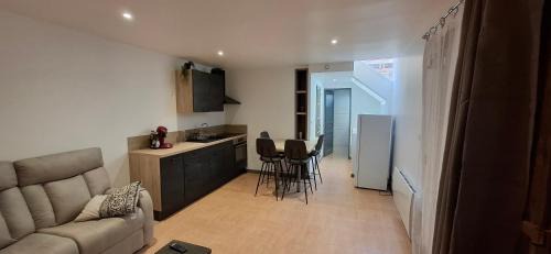 Villeneuve-sur-Yonne Apartamento | Les Merciers