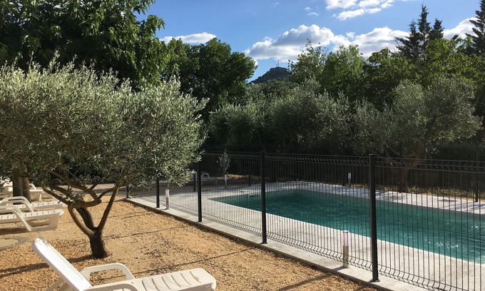 Sampzon Villa | Villa "Muscats" 6/8 personas, a 7 gargantas del Ardèche, piscina, aire acondicionado, plaza