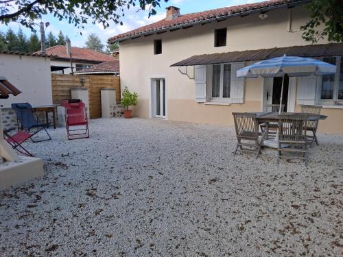 Rochechouart Casa | les noisetiers de verinas