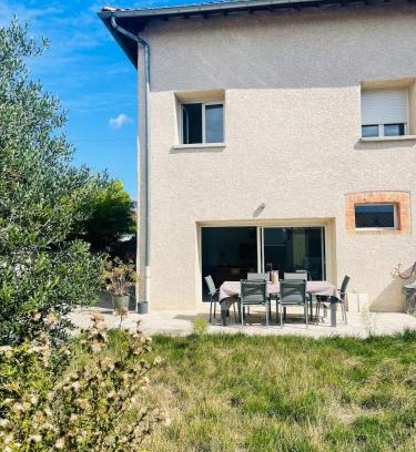 Chanas Apartamento | "Les Pâturages" Chanas - Maison Entière proche A7, 2 Chambres, 4 Personnes, Jardin Privé, Piscine & BBQ