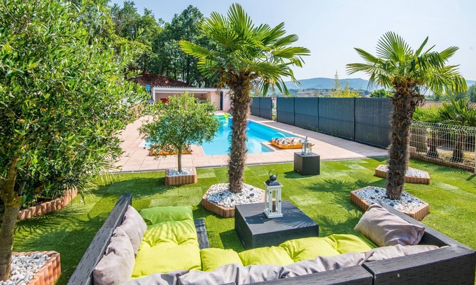 Montlaur Casa | Les Roses d’Angelina - Superbe maison avec piscine et jardin arboré