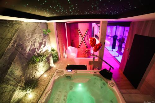 Bonneval Apartamento | Les Secrets Rooms - Bonneval - Love Room - Spa et Hammam Privatif