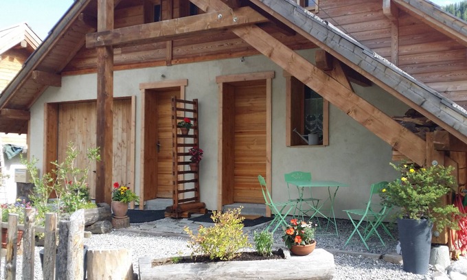Nevache Chalet De Esquí | Les Thures Hameau du Roubion Hautes Alpes