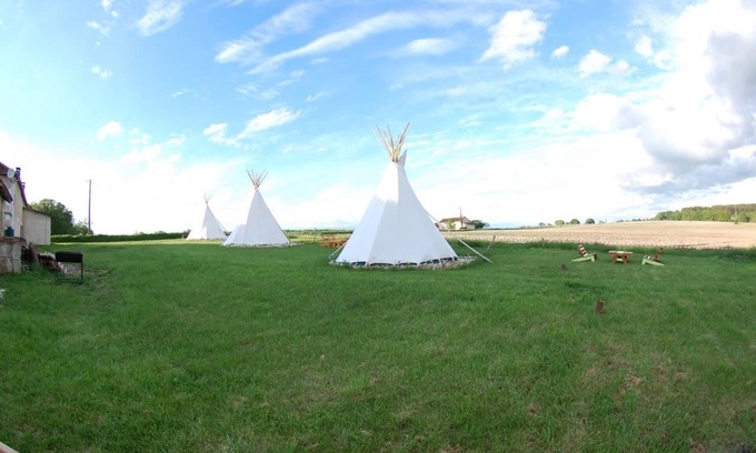 Cornille Alquiler De RV | Les Tipis de Bayot