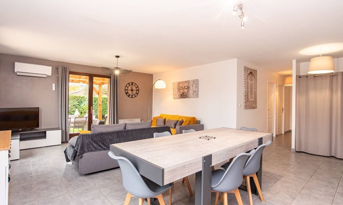 Bruguieres Casa | Les Tournesols, Beautiful House Garden private parking 3 gd beds+2 beds 1p wifi, air conditioning