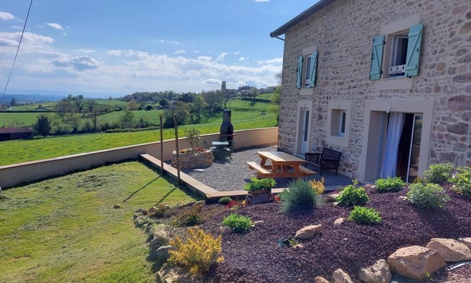 Marnand Casa | Les Trois Pins - Thizy LES Bourgs