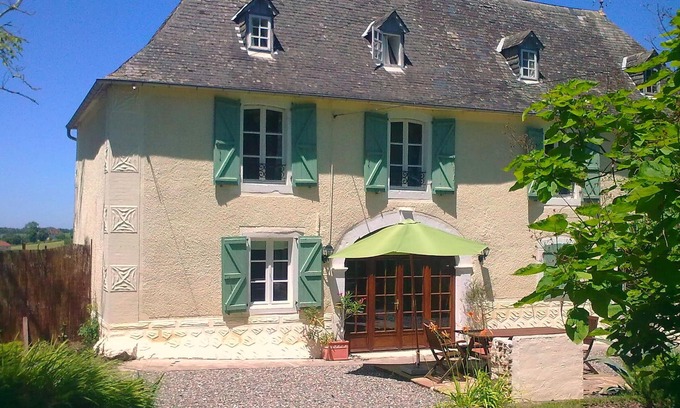 Lucq-de-Bearn Casa | Les Vieux Chenes, casa del siglo XVIII con vistas a la montaña y piscina grande