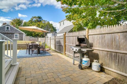 Dennis Port Casa | Less Than 1 Mi to Beaches Classic Cape Cod Cottage