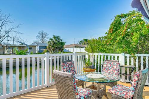 Hudson Beach Estates Apartamento | Less Than 1 Mi to Beach Hudson Apt with Fishing Dock Access