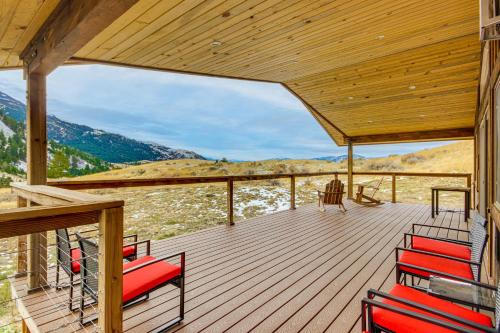 Pray Casa | Less Than 1 Mi to Chico Hot Springs Mtn-View Hideaway!